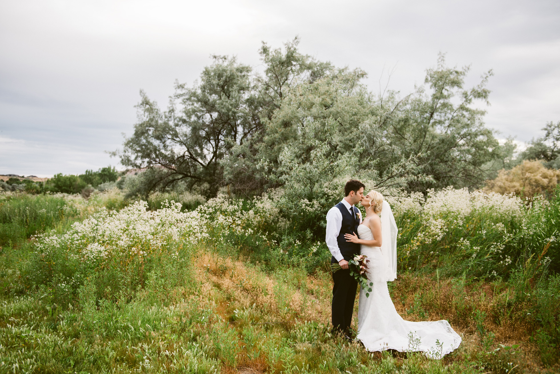 Tri-Cities Washington State Park Wedding