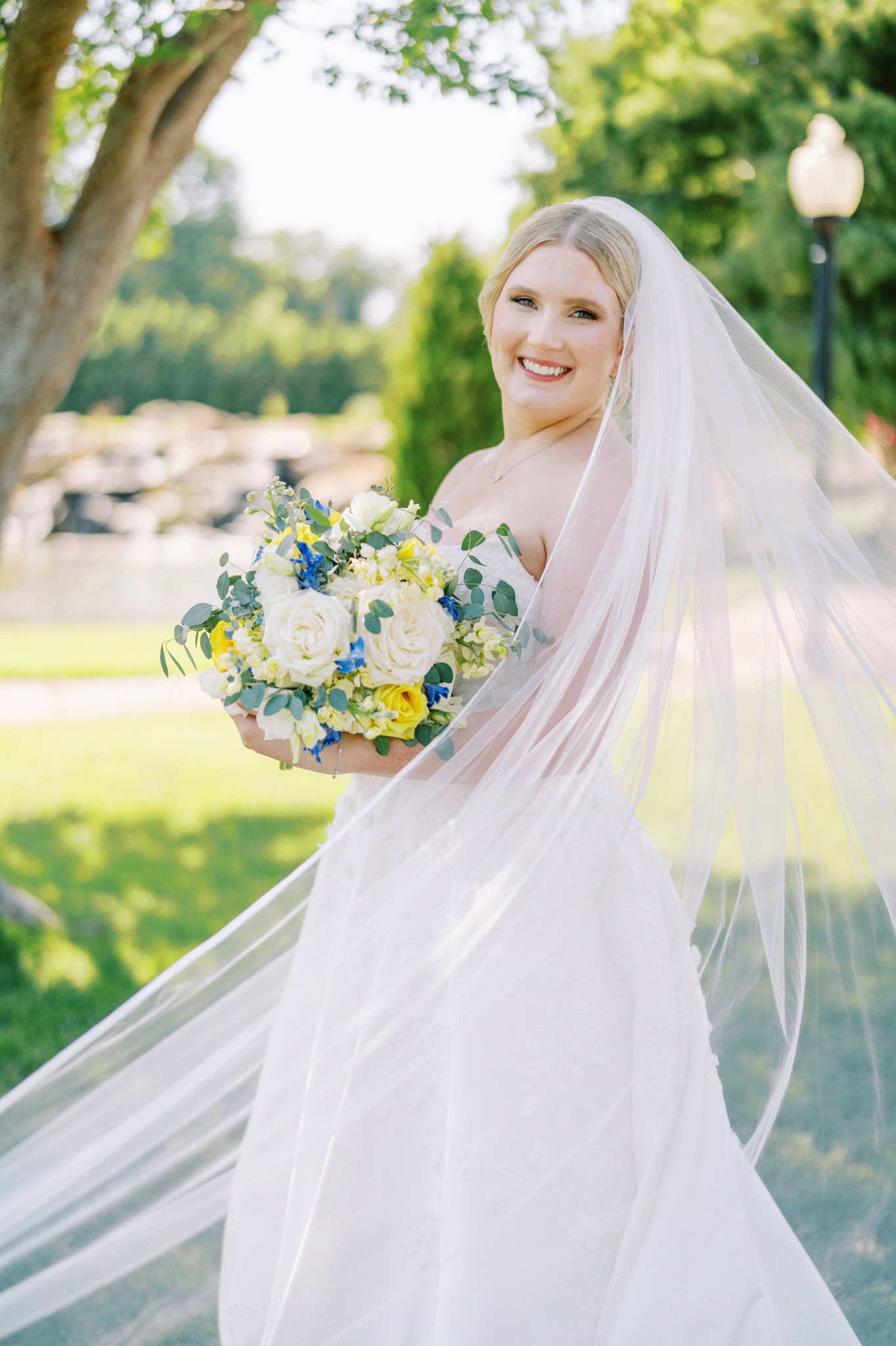 summer wedding at Coles Garden in Oklahoma City