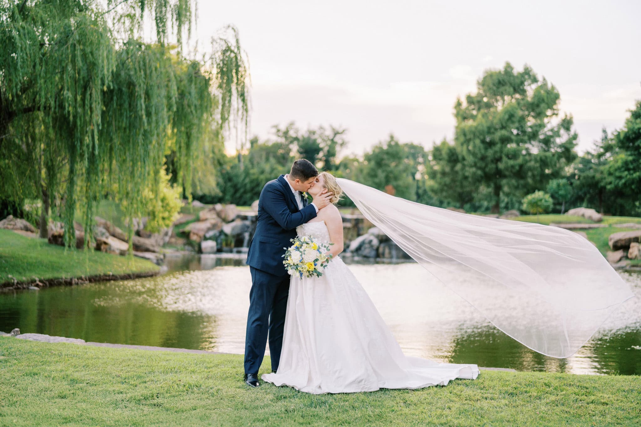summer wedding at Coles Garden in Oklahoma City