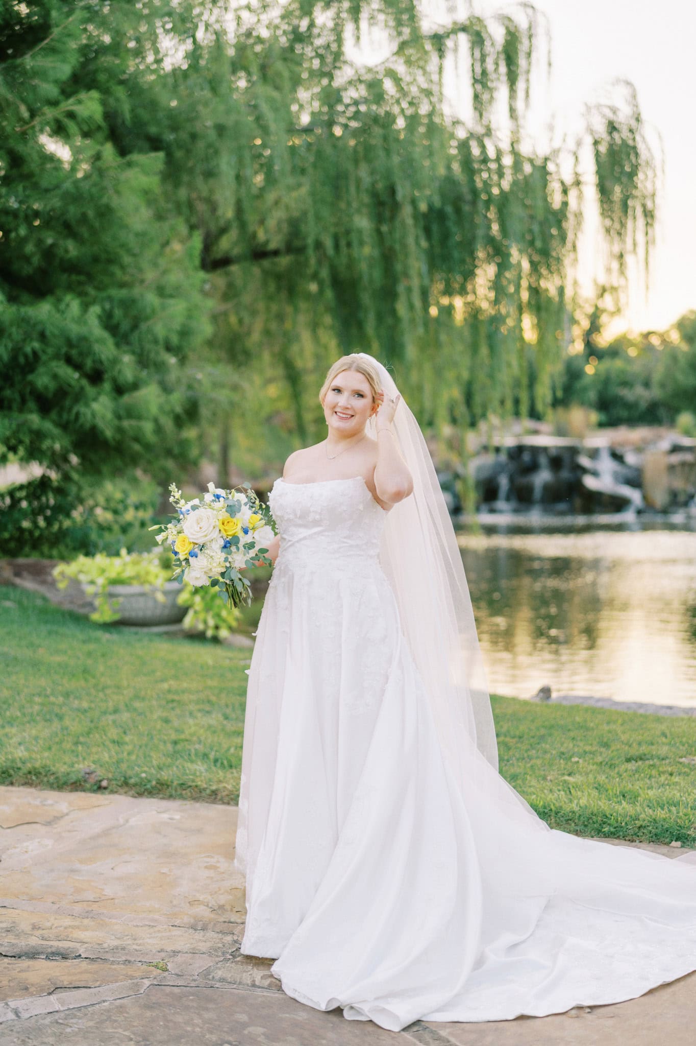 summer wedding at Coles Garden in Oklahoma City
