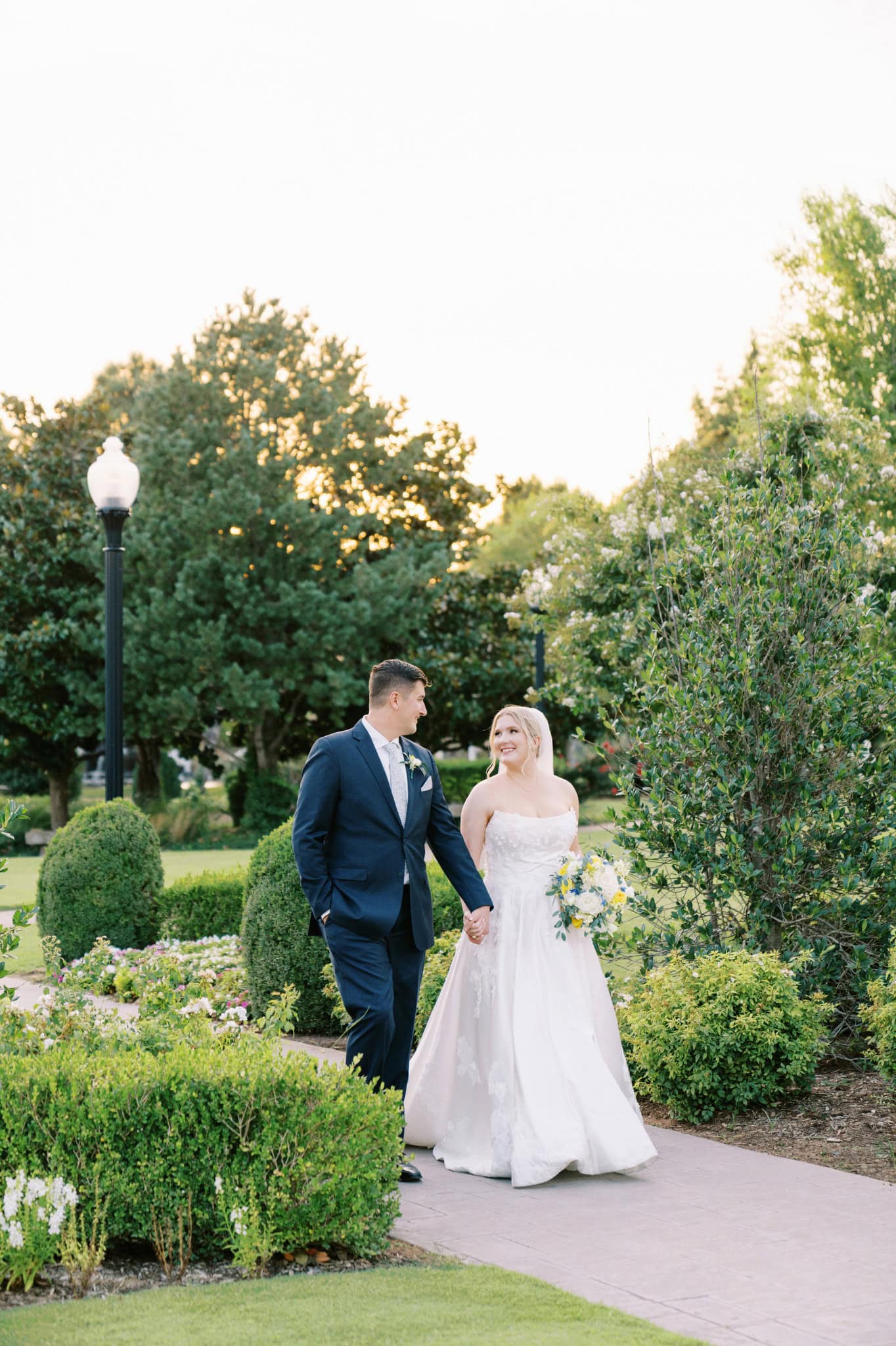 summer wedding at Coles Garden in Oklahoma City