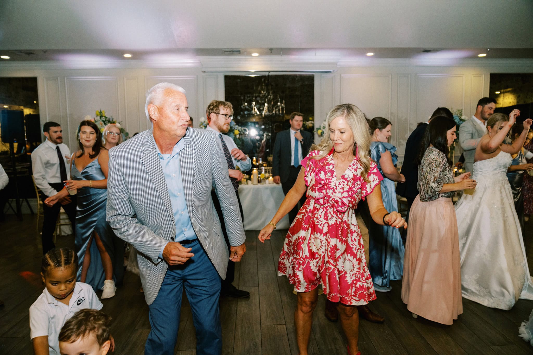 summer wedding at Coles Garden in Oklahoma City