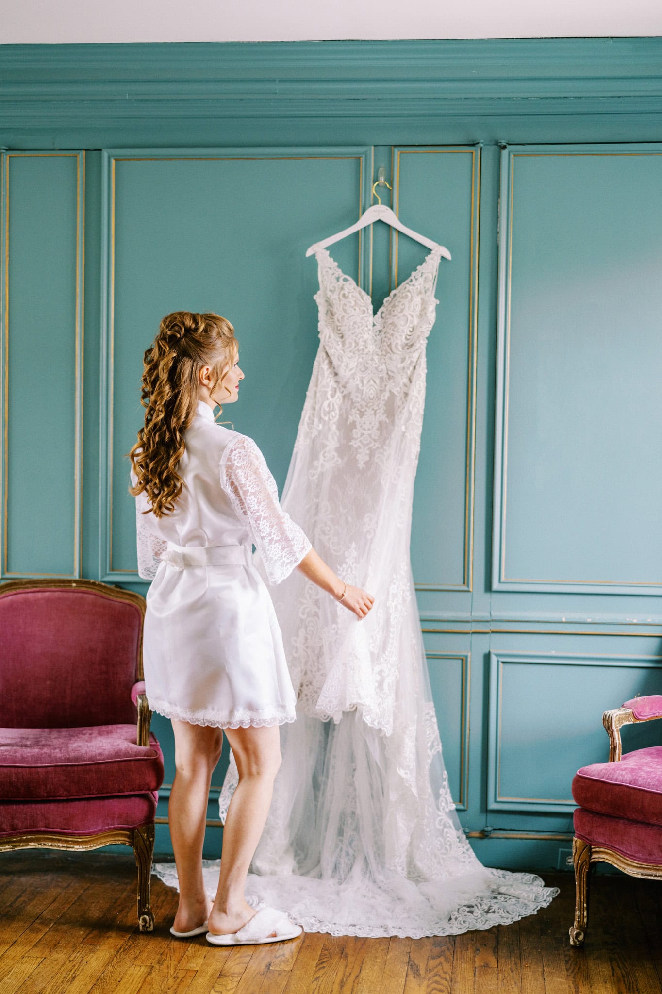 Playful and Romantic Wedding at the Dresser Mansion in Tulsa, Oklahoma