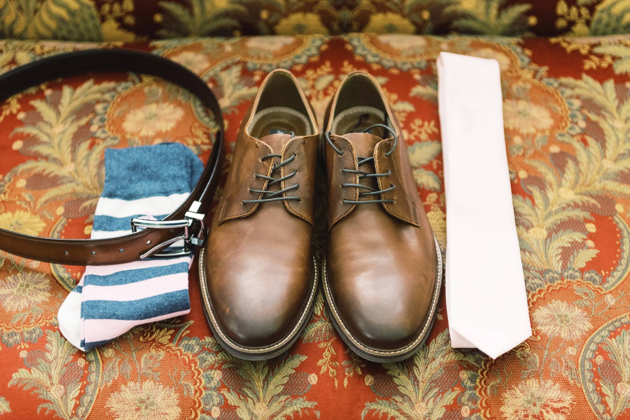 Softly Styled Wedding at the Dresser Mansion in Tulsa, Oklahoma