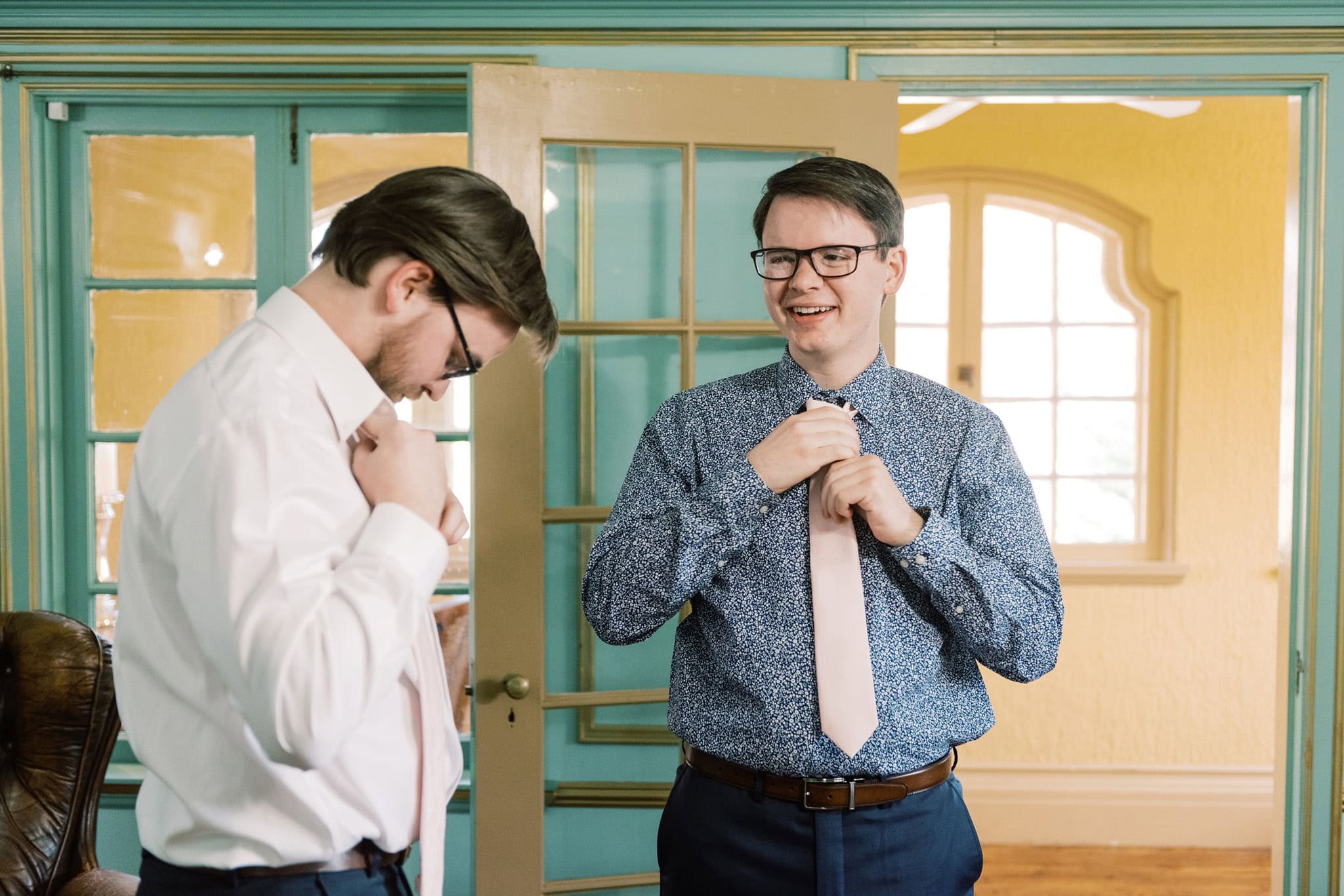 Softly Styled Wedding at the Dresser Mansion in Tulsa, Oklahoma