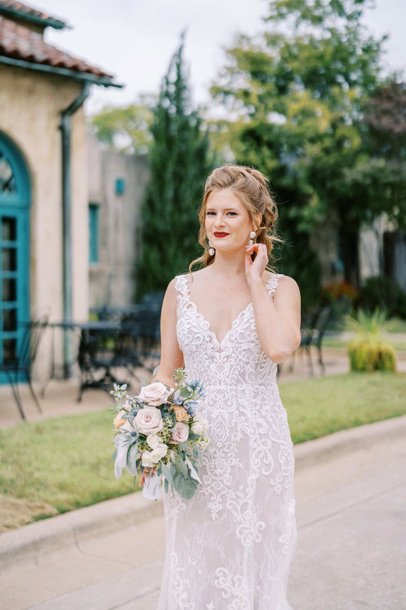 Playful and Romantic Wedding at the Dresser Mansion in Tulsa, Oklahoma