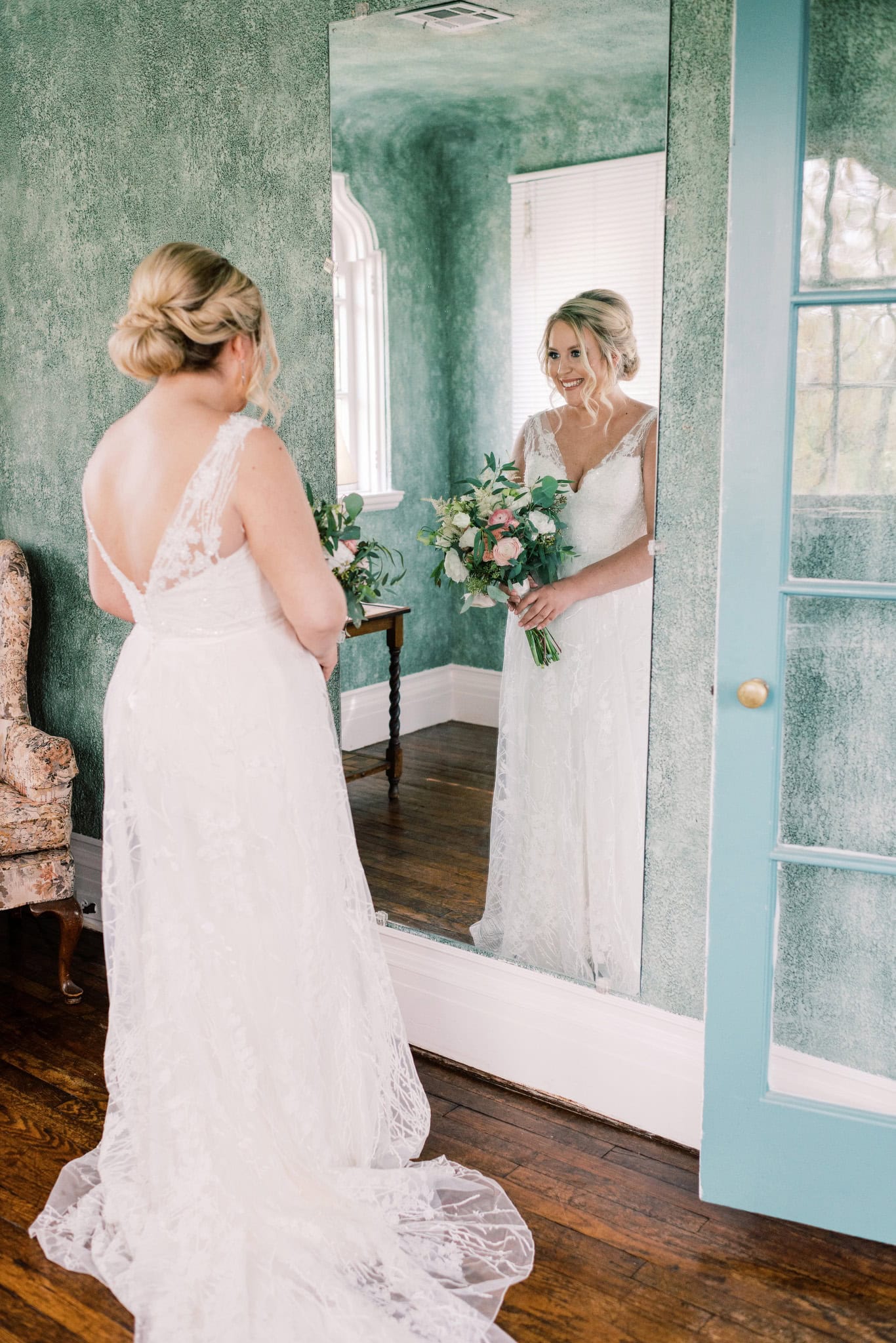 Softly Styled Wedding at the Dresser Mansion in Tulsa, Oklahoma