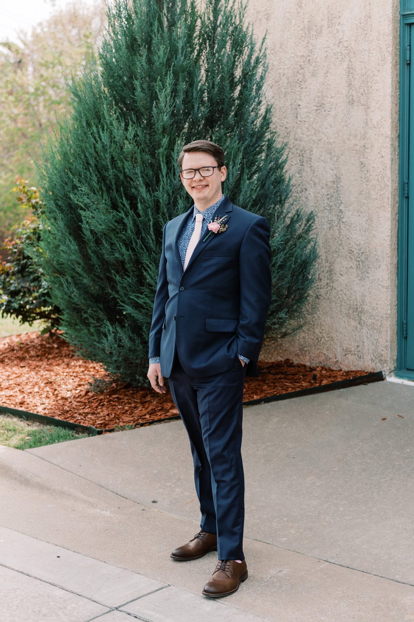 Softly Styled Wedding at the Dresser Mansion in Tulsa, Oklahoma