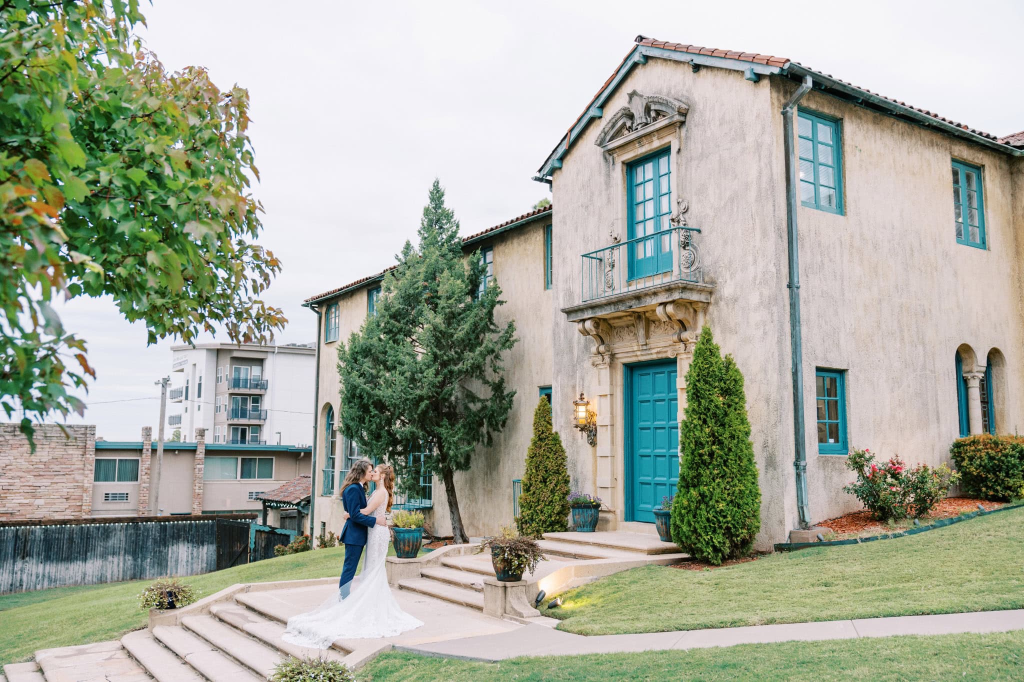 Playful and Romantic Wedding at the Dresser Mansion in Tulsa, Oklahoma