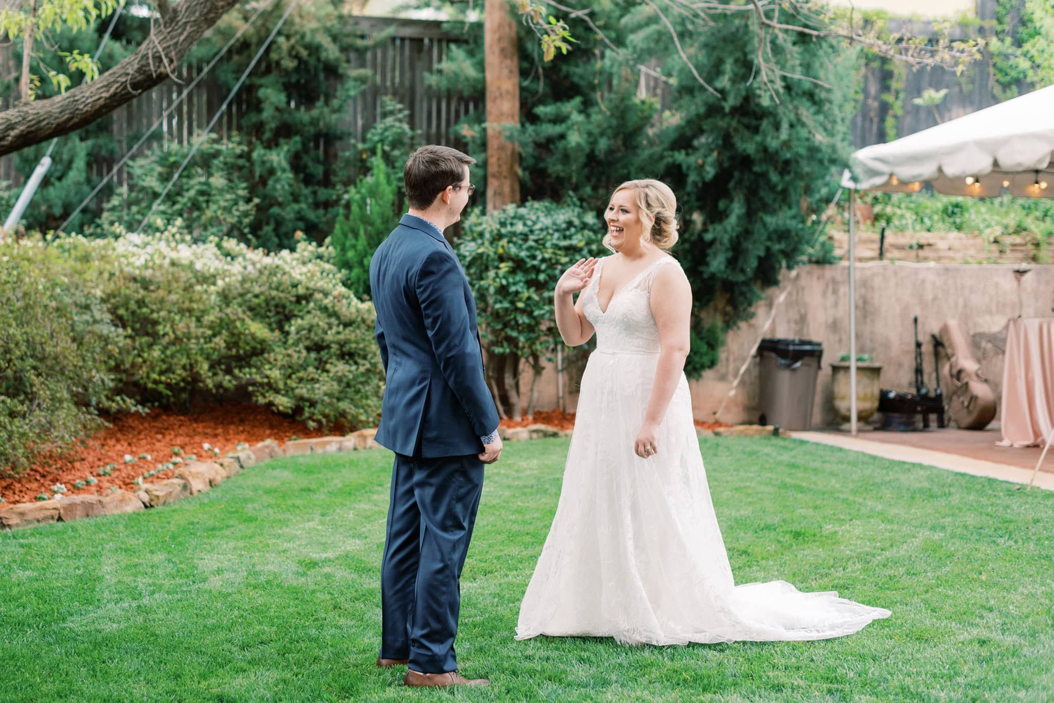 Softly Styled Wedding at the Dresser Mansion in Tulsa, Oklahoma