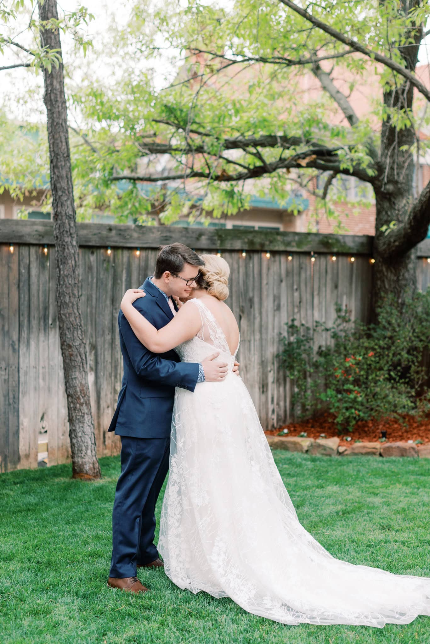 Softly Styled Wedding at the Dresser Mansion in Tulsa, Oklahoma