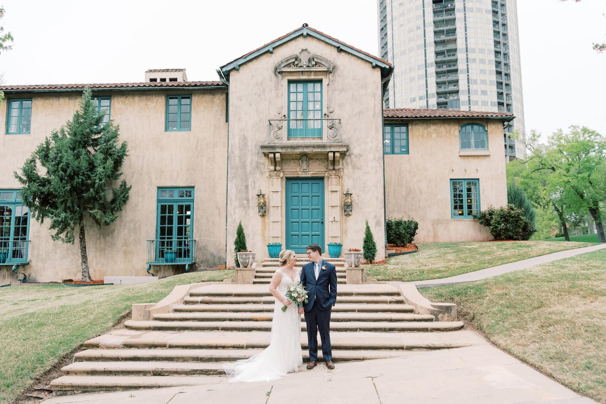 Softly Styled Wedding at the Dresser Mansion in Tulsa, Oklahoma