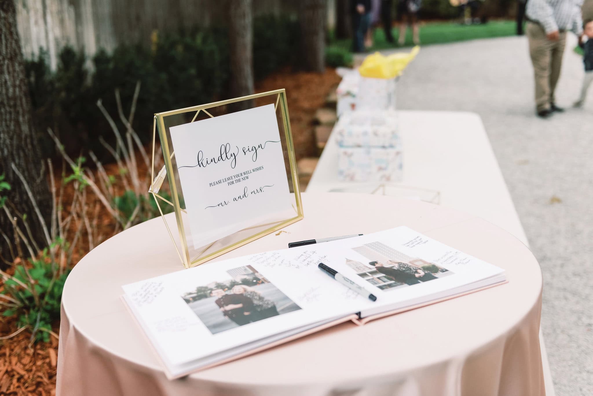 Softly Styled Wedding at the Dresser Mansion in Tulsa, Oklahoma