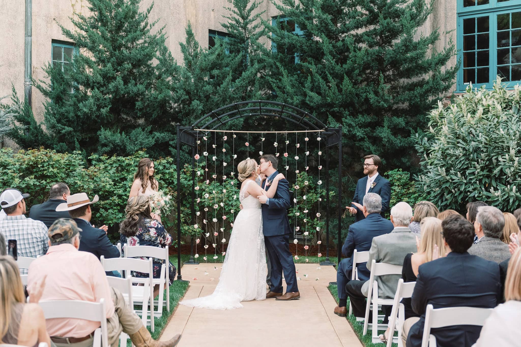 Softly Styled Wedding at the Dresser Mansion in Tulsa, Oklahoma