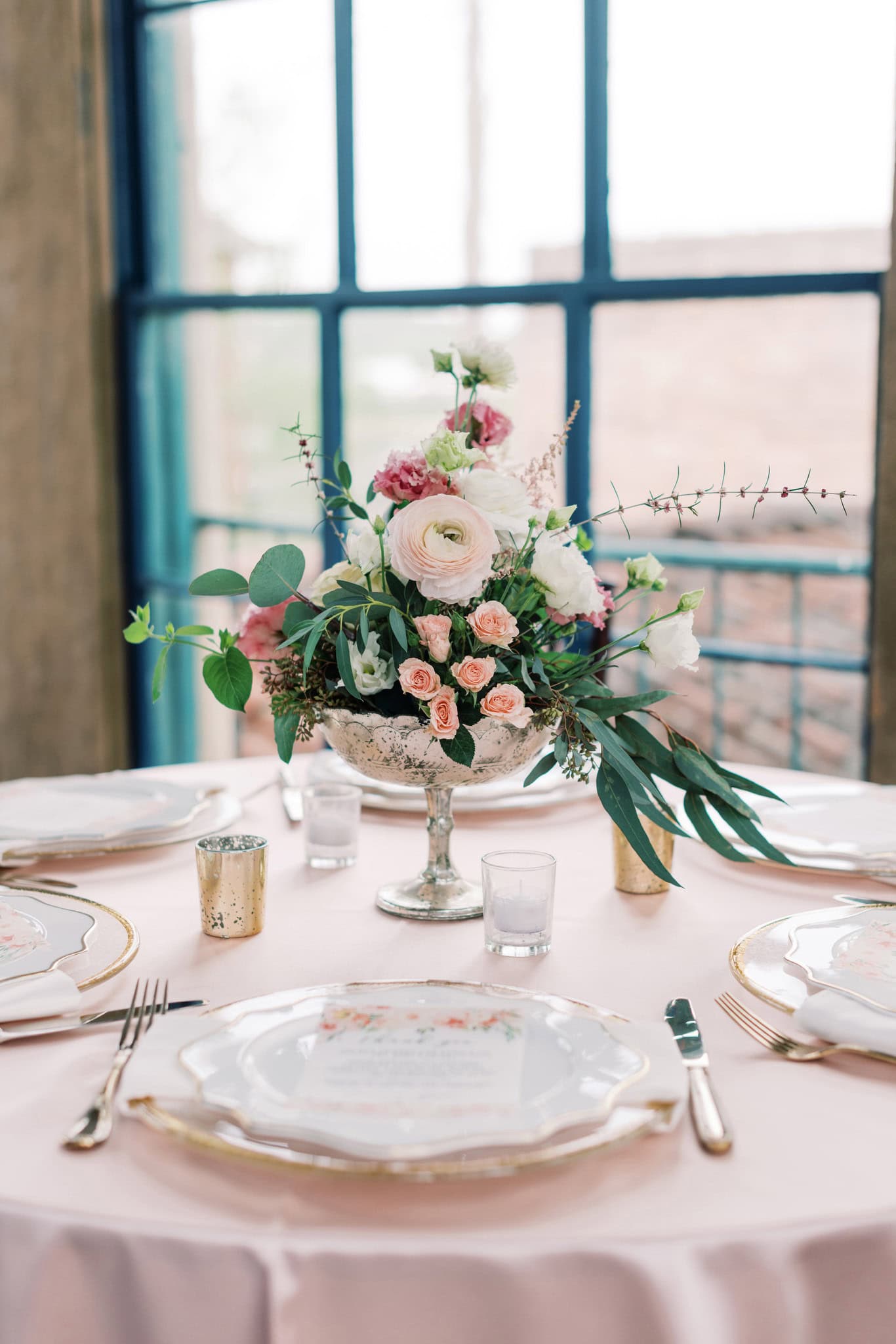 Softly Styled Wedding at the Dresser Mansion in Tulsa, Oklahoma
