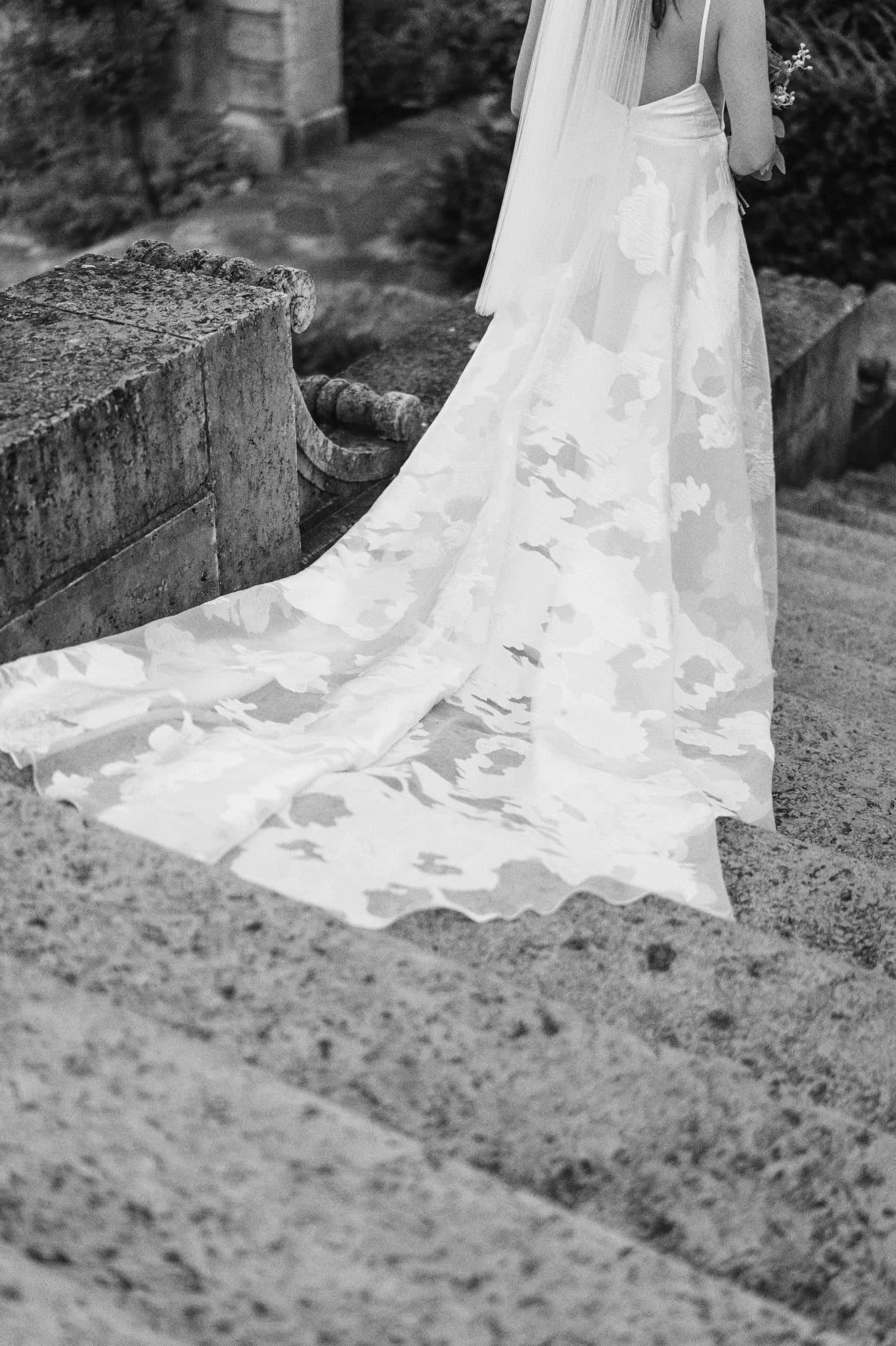 Vibrant bridal session in the gardens at The Philbrook Museum of Art in Tulsa, Oklahoma